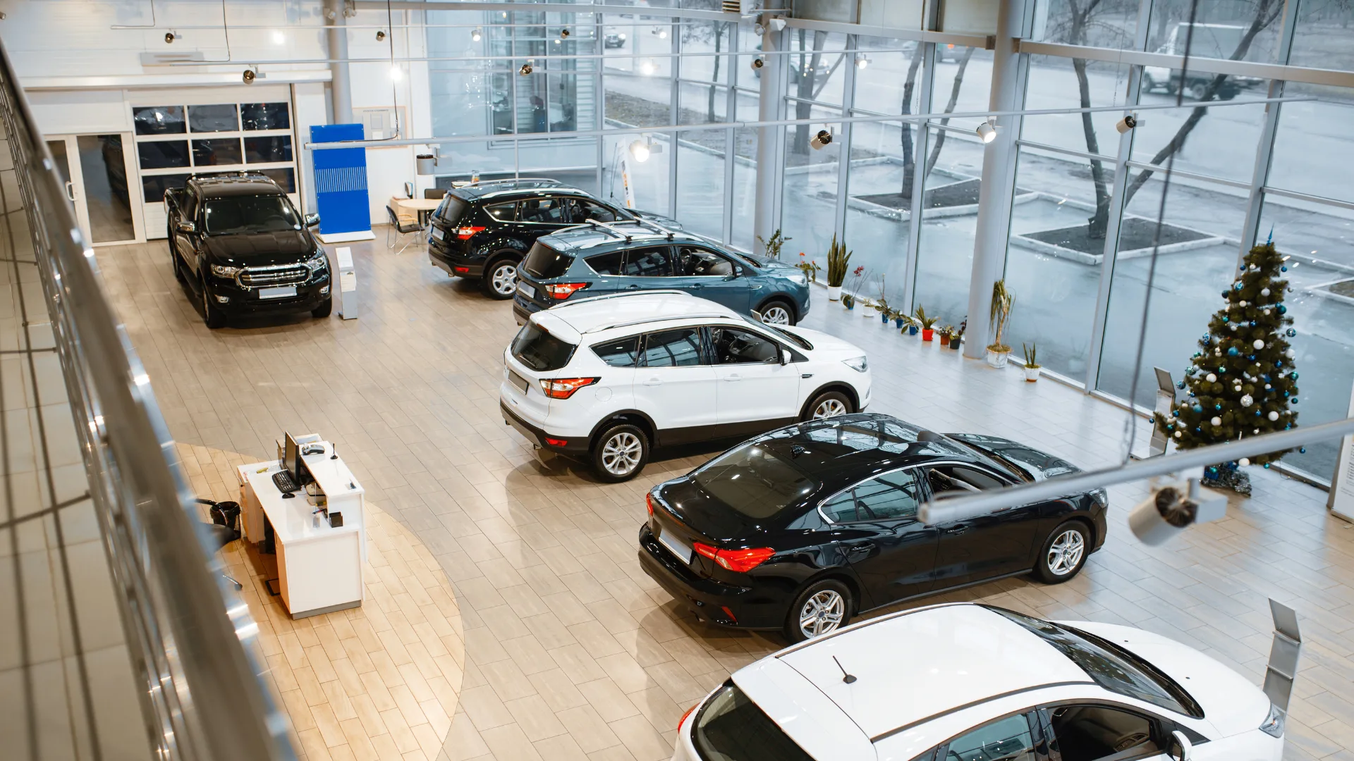Customer-facing showroom environment used for an anonymized recurring retail-cleaning case study